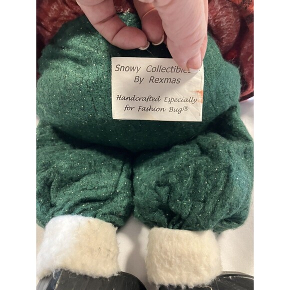 Snow Man & Woman & Baby Shelf Sitters Collectable Rexmas Handcrafted Folk Art - Picture 11 of 12